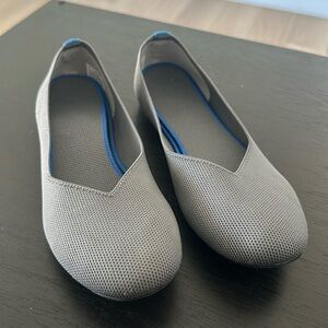 Size 8.5 Women’s Grey Flat Shoes